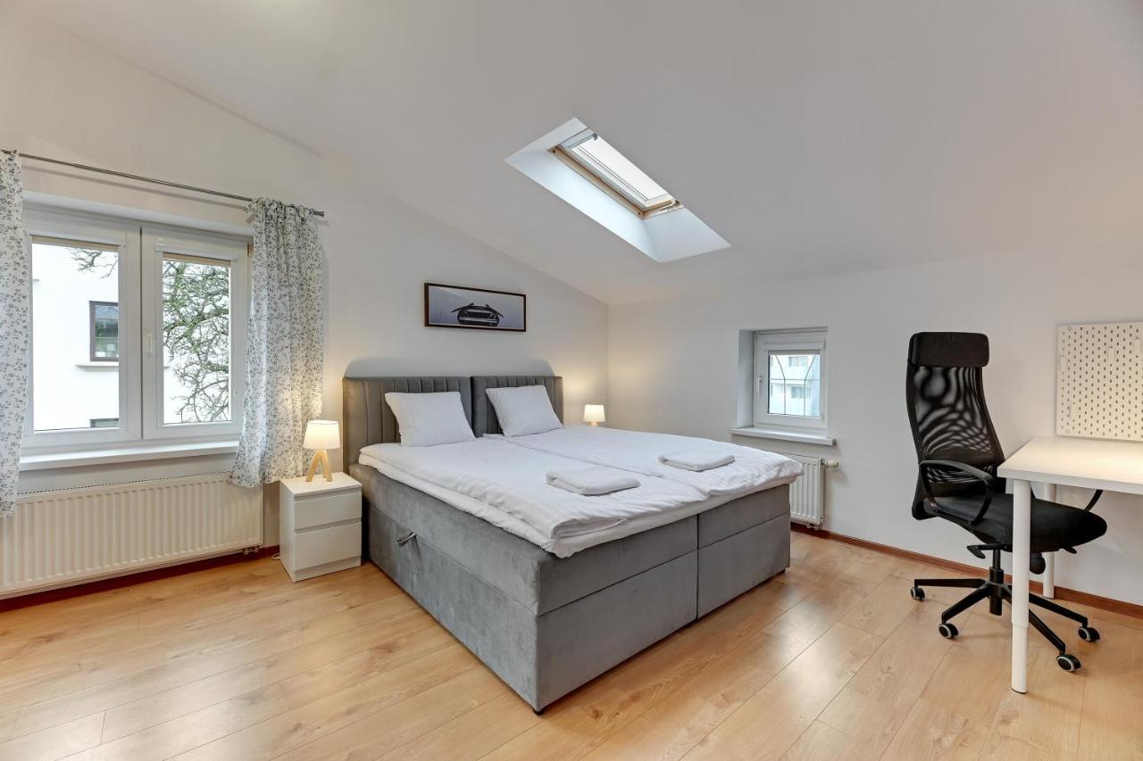 George Apartment